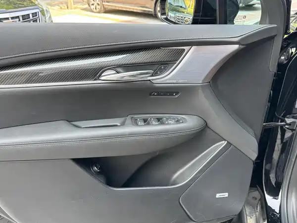Cadillac XT6 2025