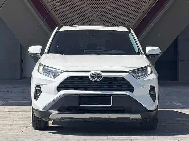 Toyota RAV4 2024 — фото 2