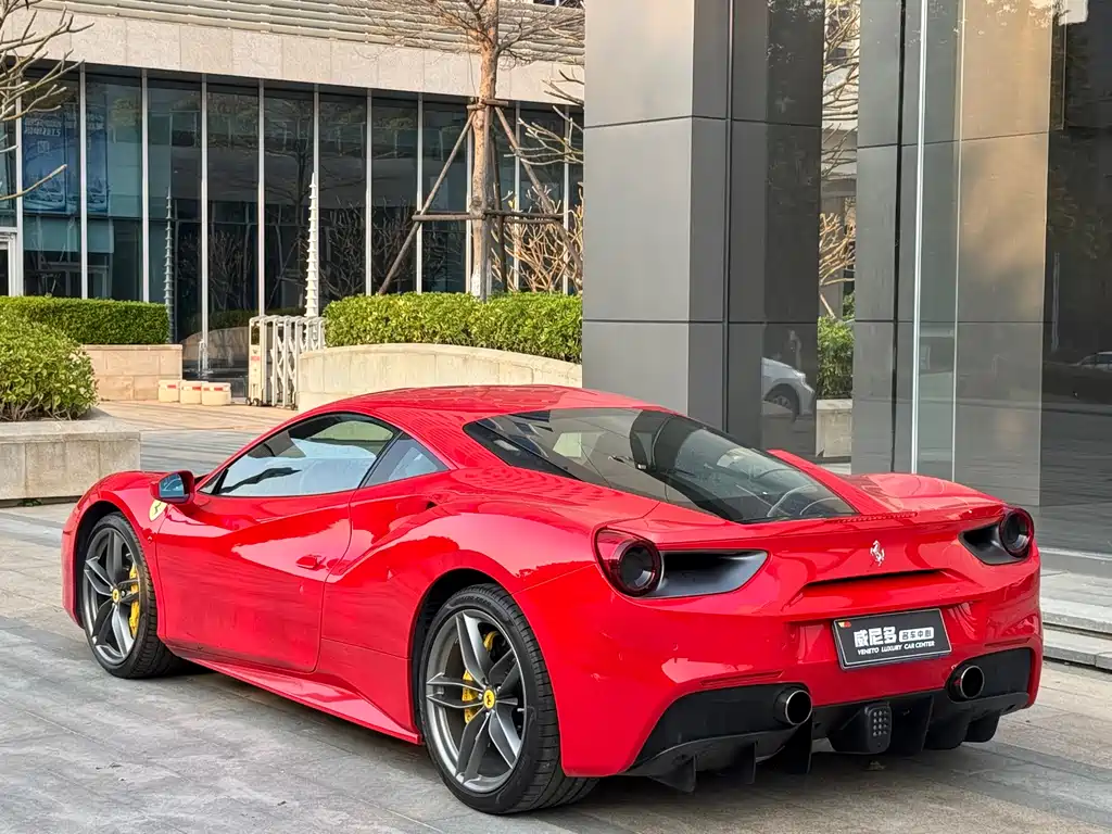 Ferrari 488 2018 — фото 10