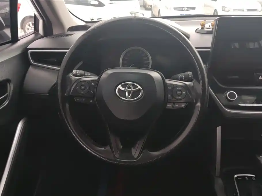 Toyota Corolla Cross 2022 — фото 15