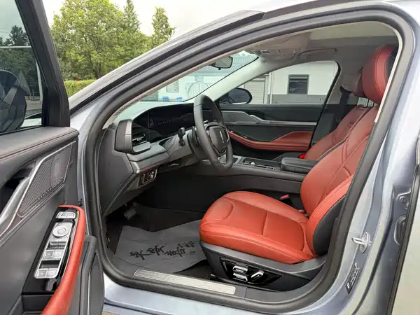 Lincoln Z 2024