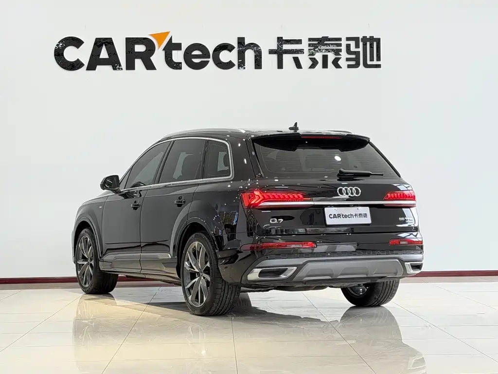 Audi Q7 2023 — фото 24