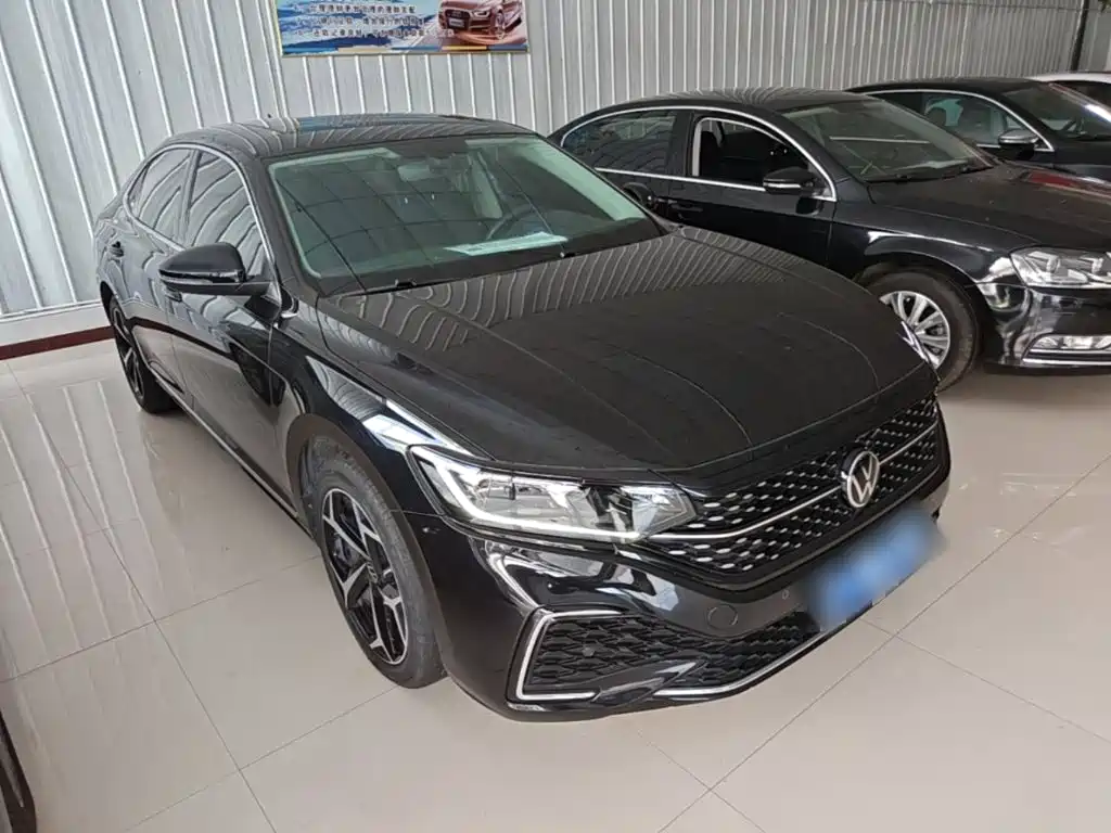 Volkswagen Passat 2025