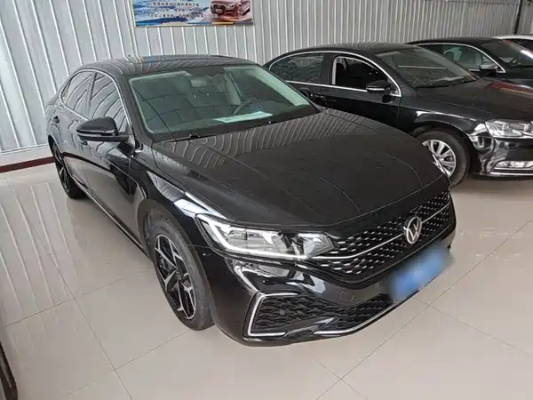 Volkswagen Passat 2025