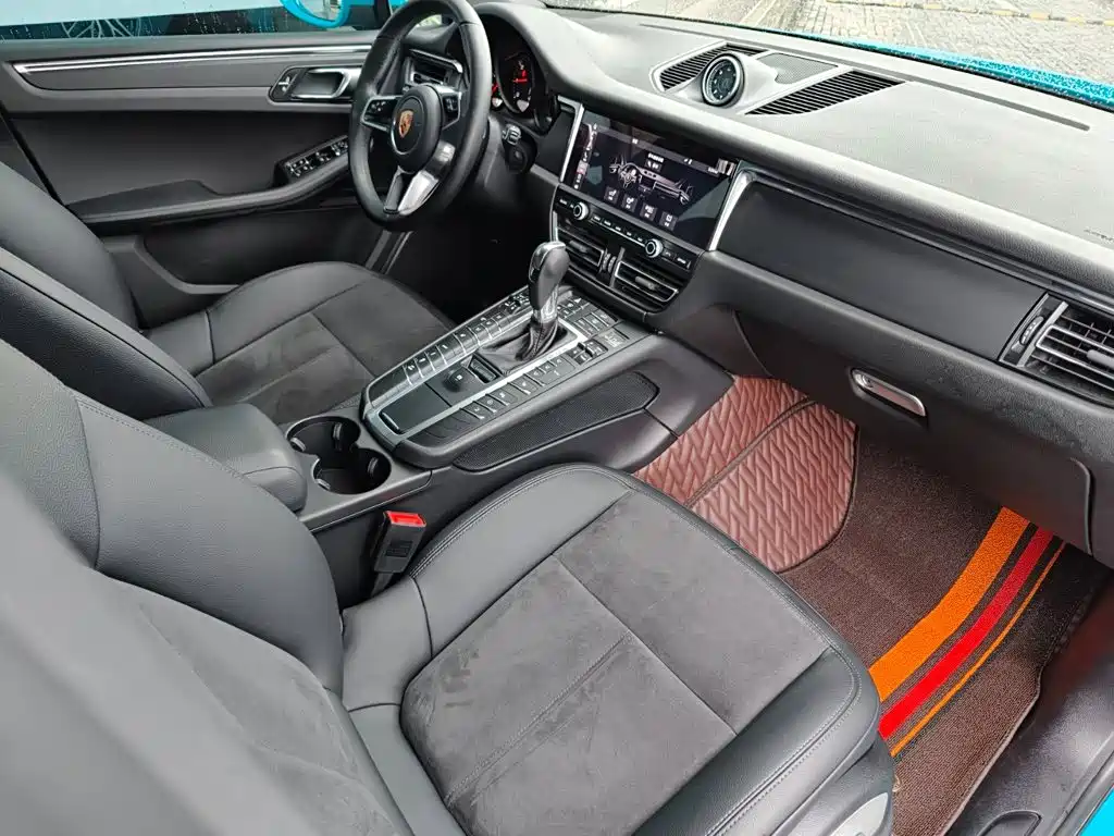 Porsche Macan 2019 — фото 18