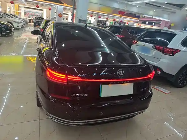 Volkswagen Passat 2024
