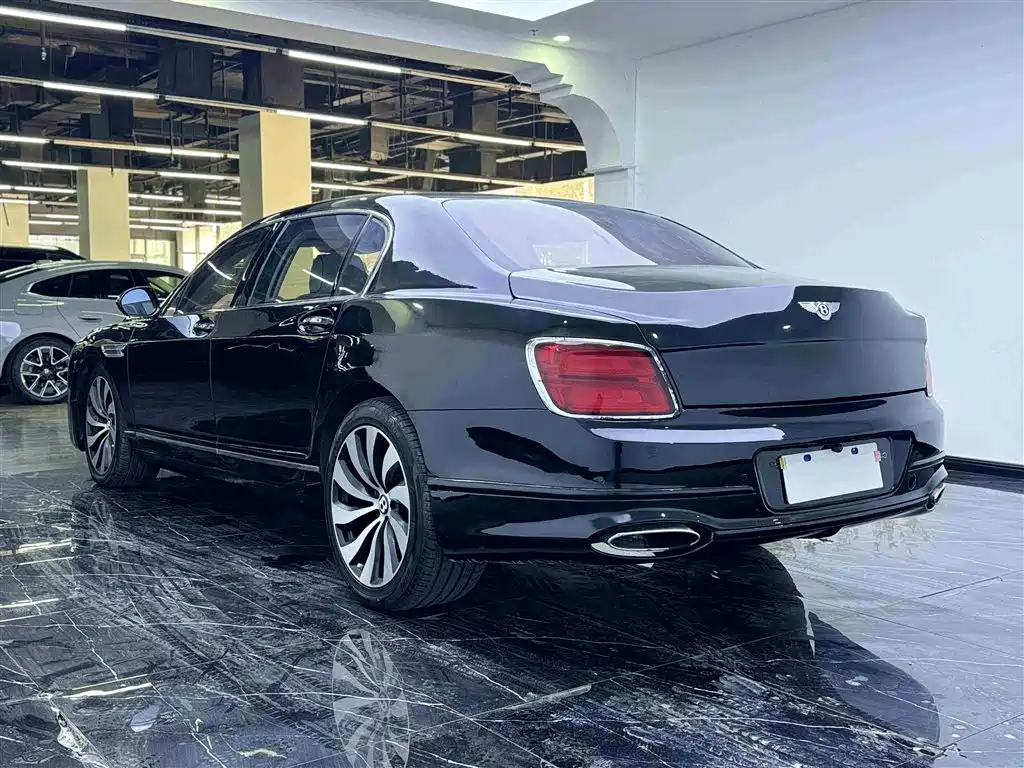 Bentley Flying Spur 2014 — фото 15