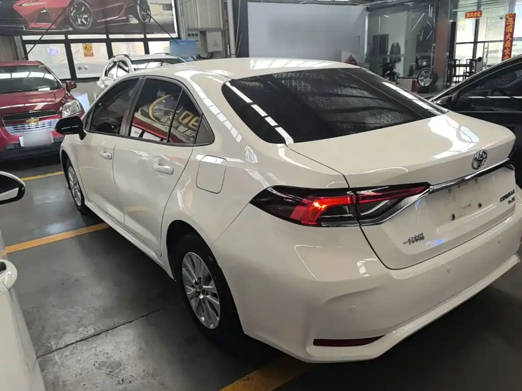 Toyota Corolla 2019 — фото 23