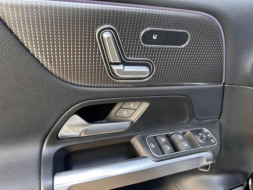 Mercedes-Benz GLB 2021 — фото 11