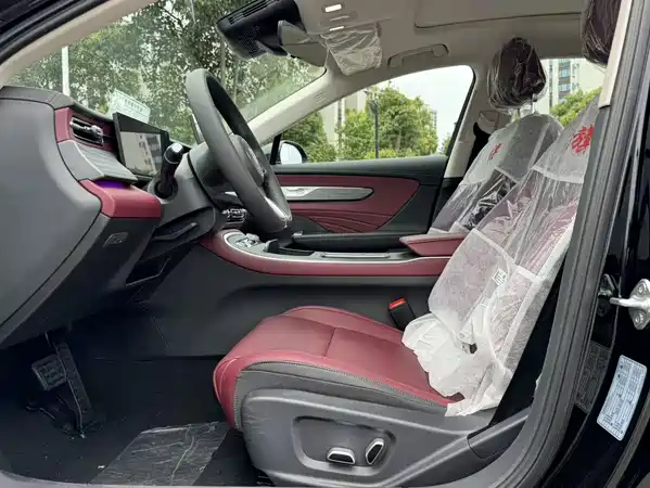 Hongqi H5 2026