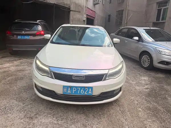 Qoros 3 2016