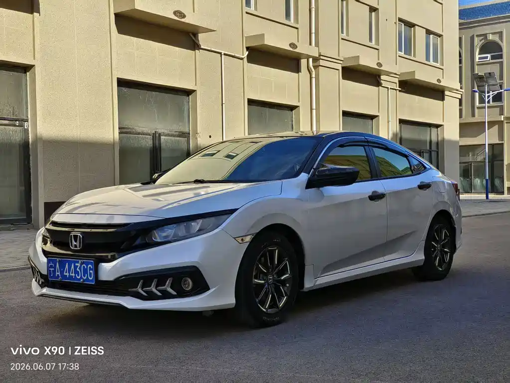 Honda Civic 2019 — фото 10