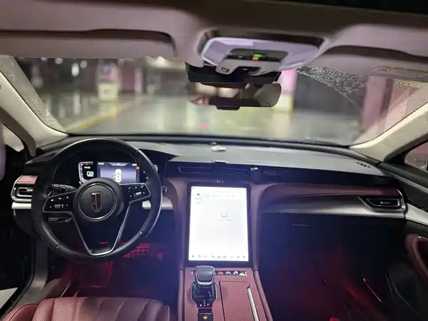 Hongqi H5 2025