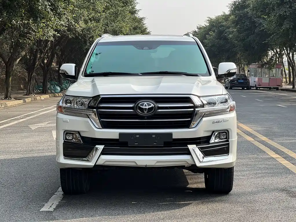 Toyota Land Cruiser 2020 — фото 2