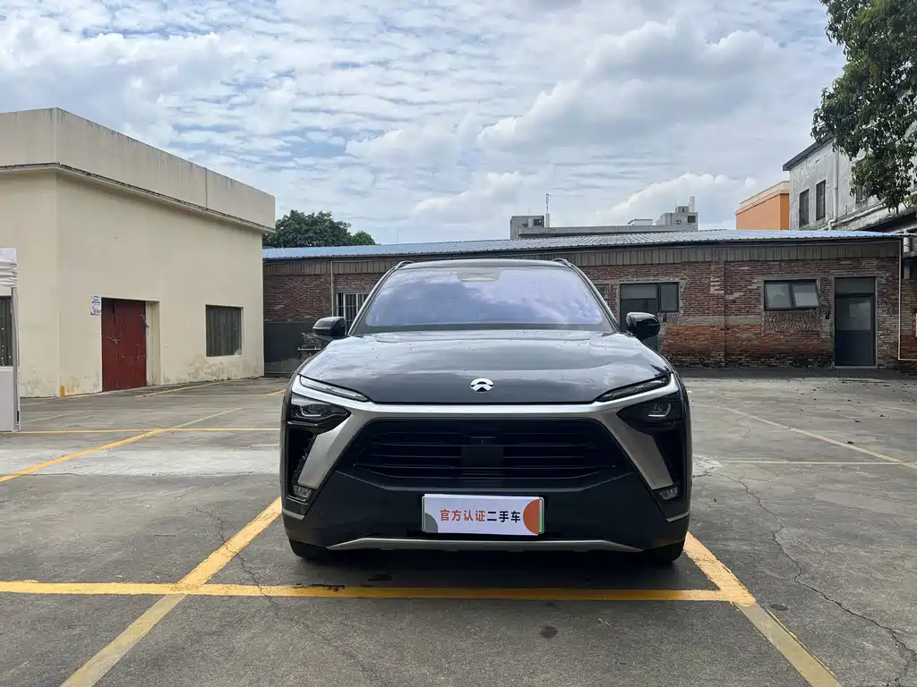 NIO ES8 2022