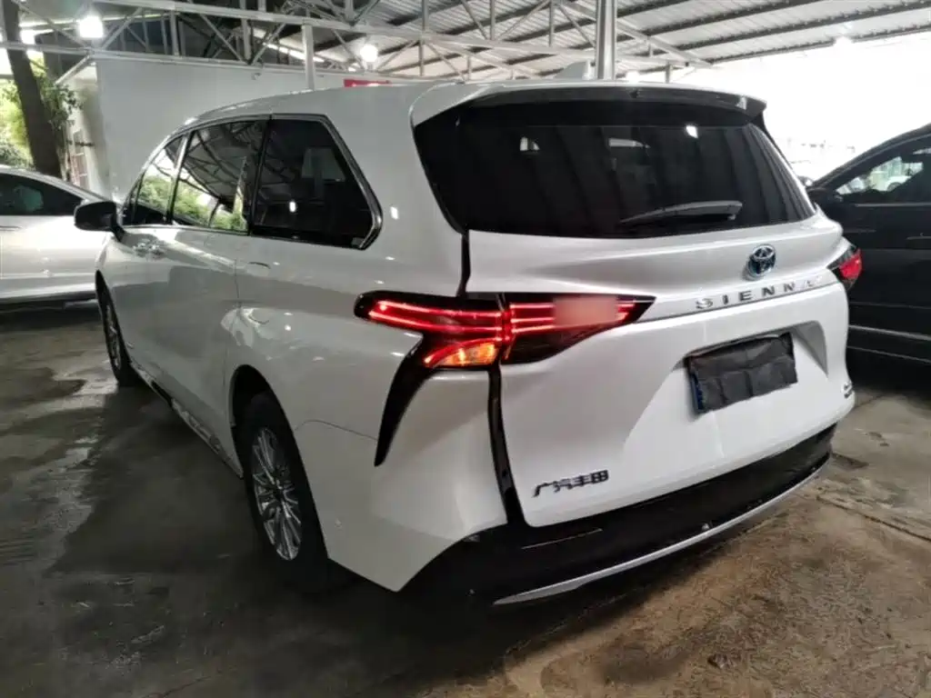 Toyota Sienna 2022 — фото 5