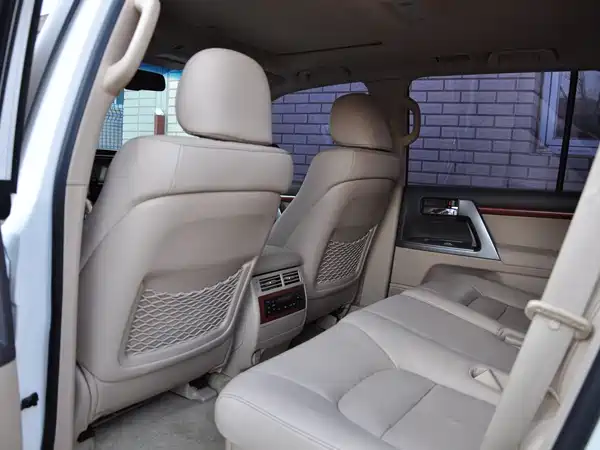 Toyota Land Cruiser 2012