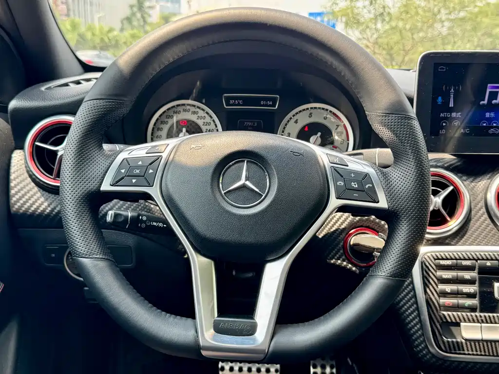 Mercedes-Benz A-Class 2015 — фото 14