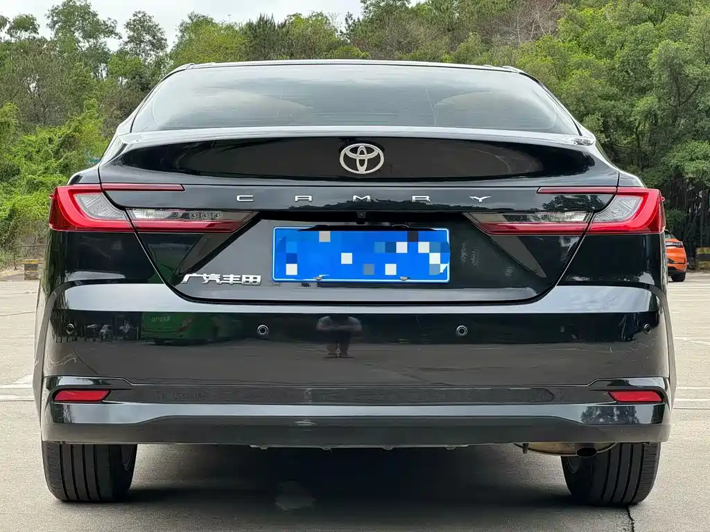 Toyota Camry 2024 — фото 8