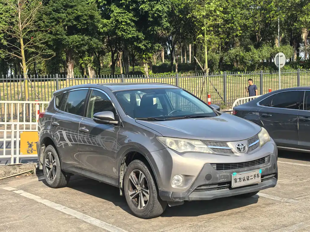 Toyota RAV4 2016 — фото 3
