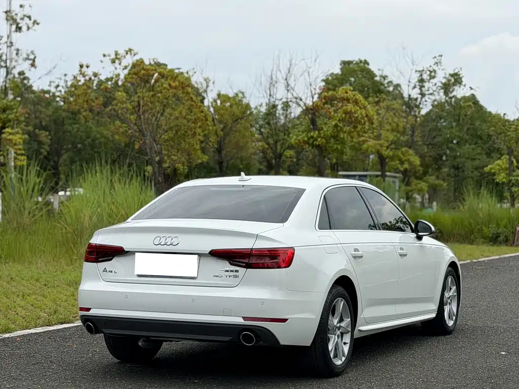 Audi A4L 2017