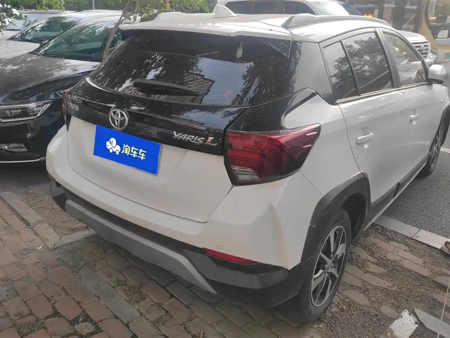 Toyota Yaris L 2020 — фото 3