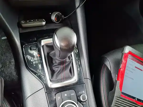 Mazda 3 Axela 2016