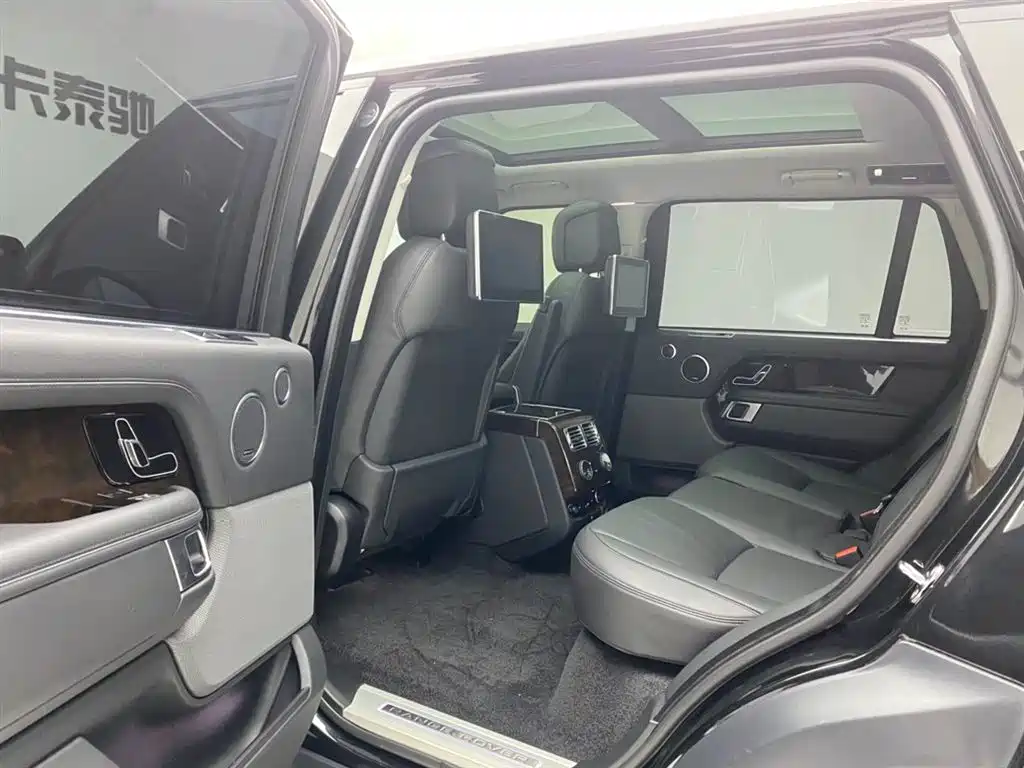 Land Rover Range Rover 2021 — фото 19