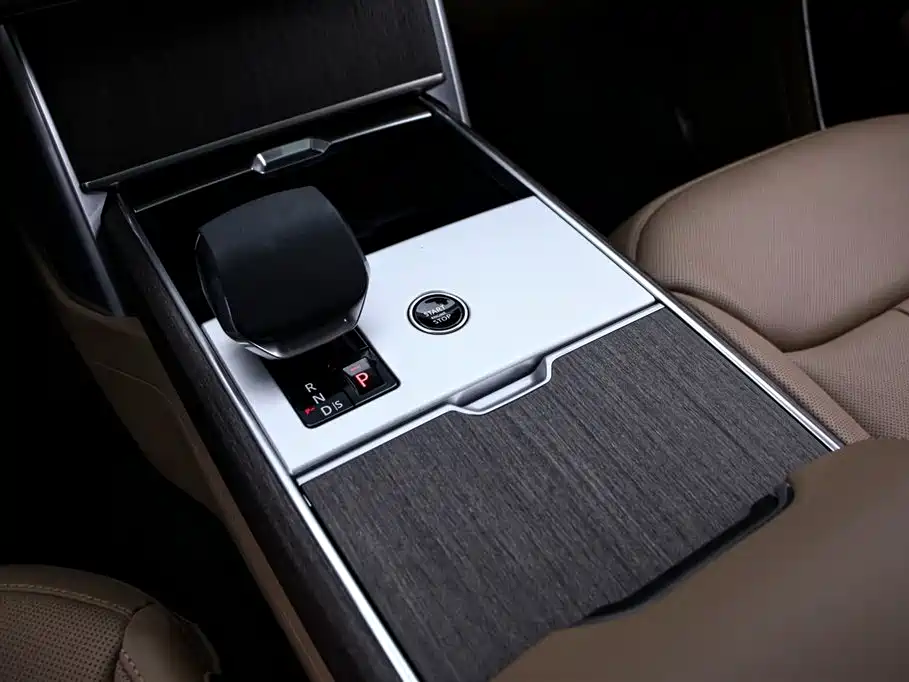 Land Rover Range Rover 2025 — фото 9