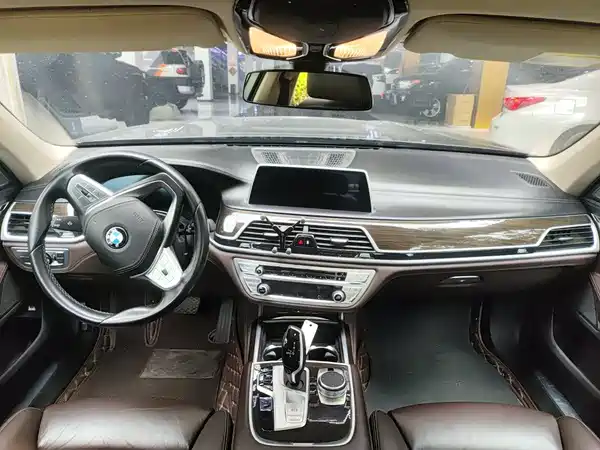 BMW 7 Series 2019