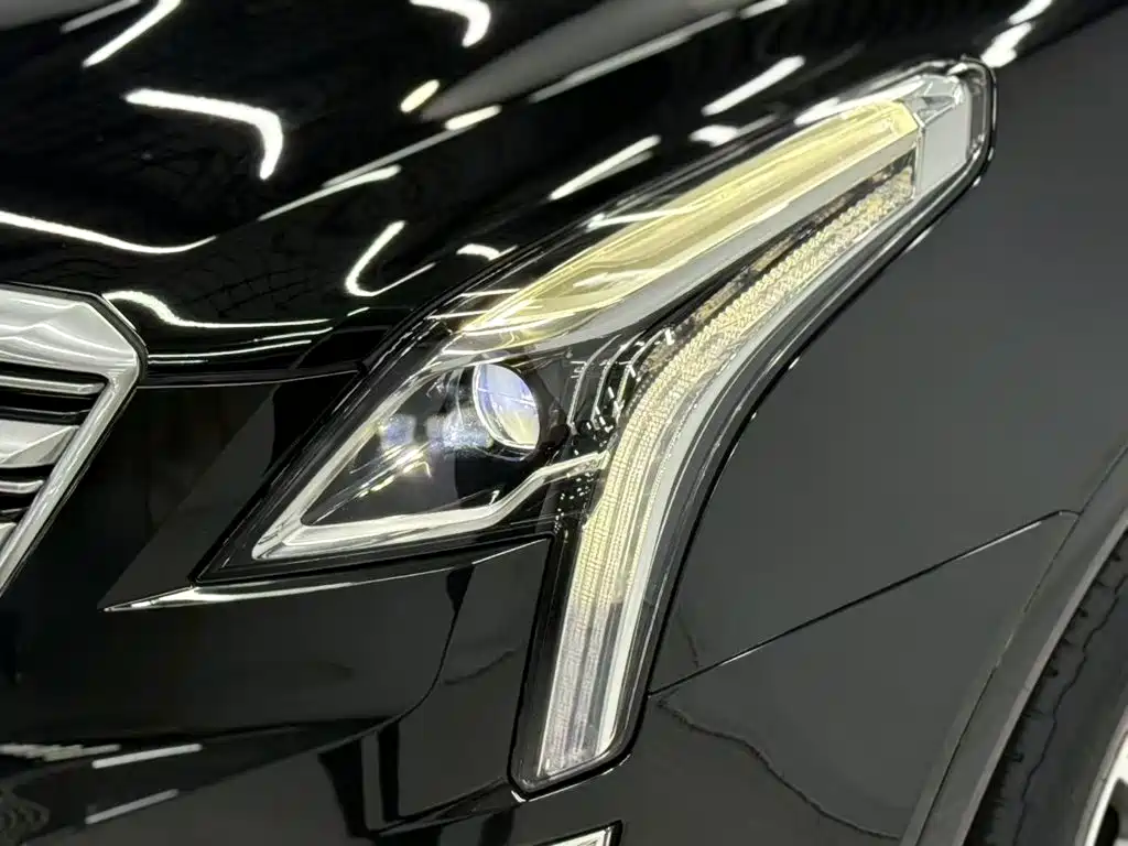 Cadillac XT5 2018 — фото 24