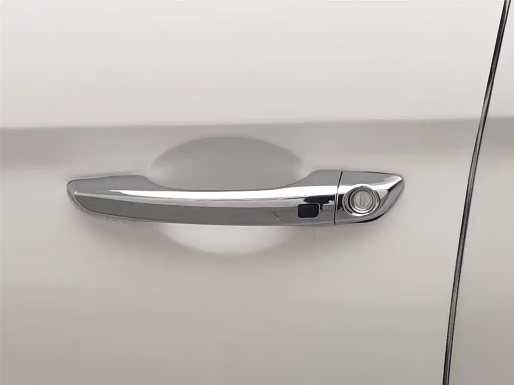 Hyundai Elantra 2019 — фото 18