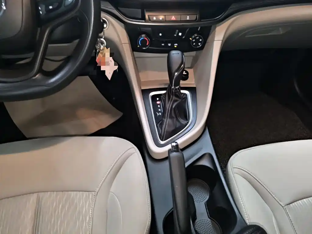 Buick Excelle 2015 — фото 14