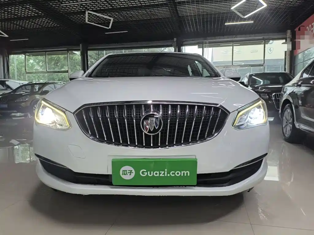 Buick Excelle 2015 — фото 3