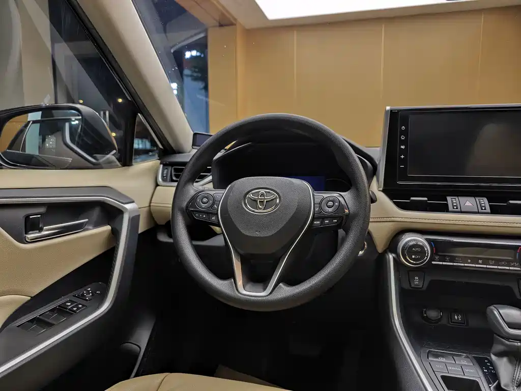 Toyota RAV4 2020 — фото 14