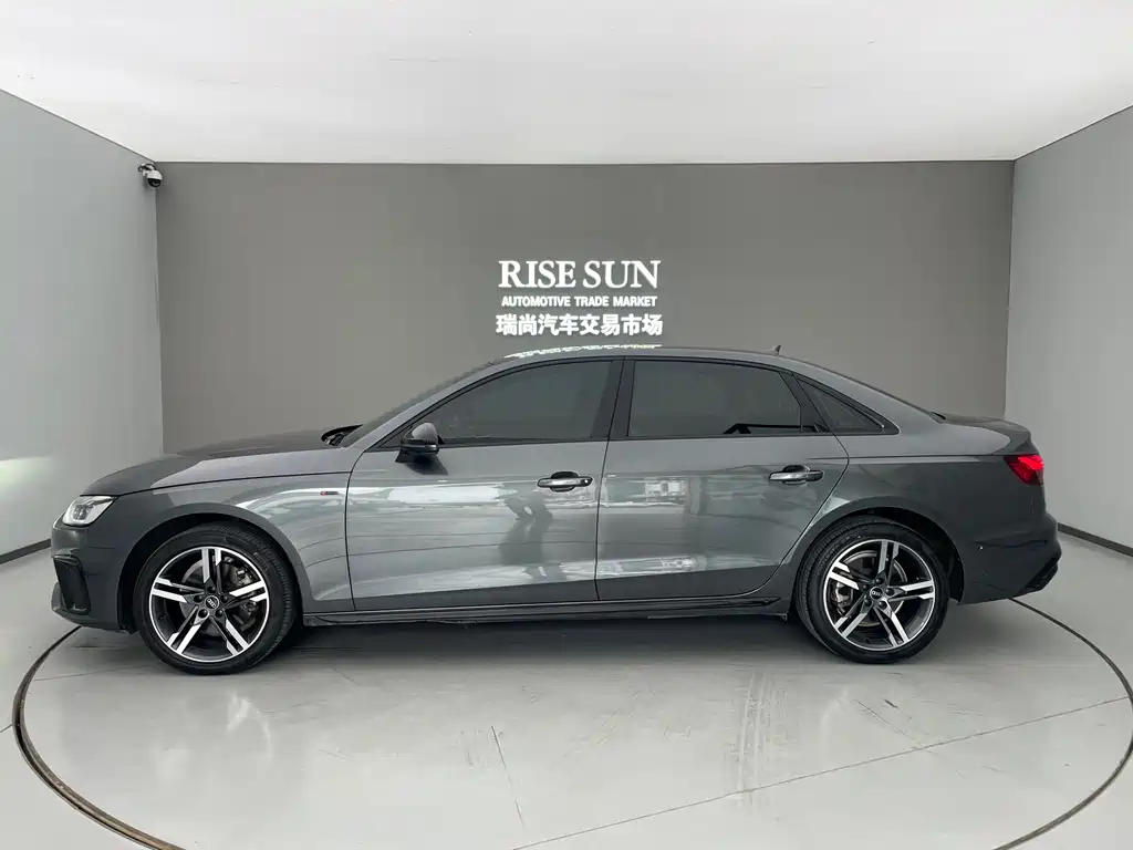 Audi A4L 2022 — фото 12