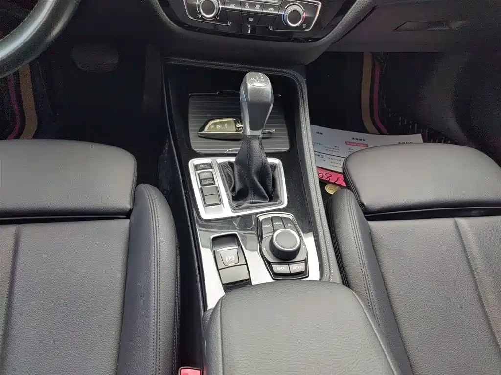 BMW 1 Series 2017 — фото 14
