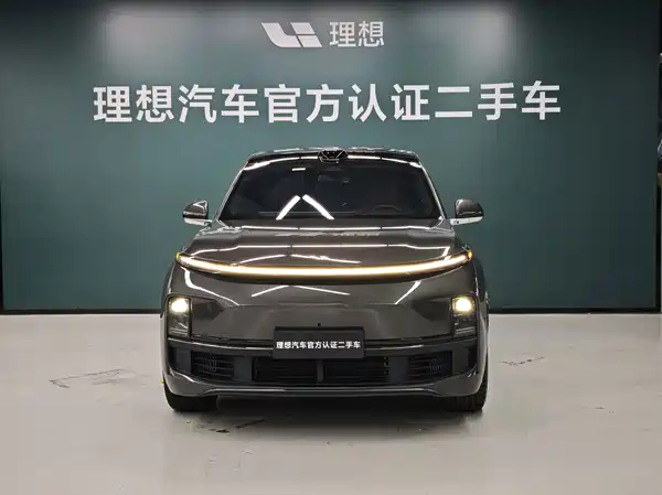 Li Auto L8 2025