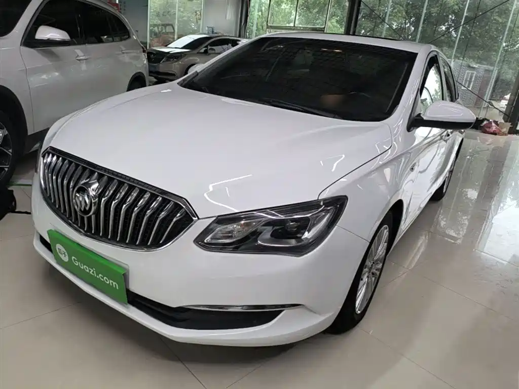 Buick Excelle 2015 — фото 1