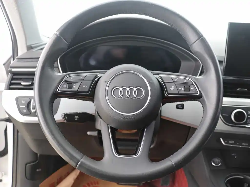 Audi A4L 2023 — фото 10