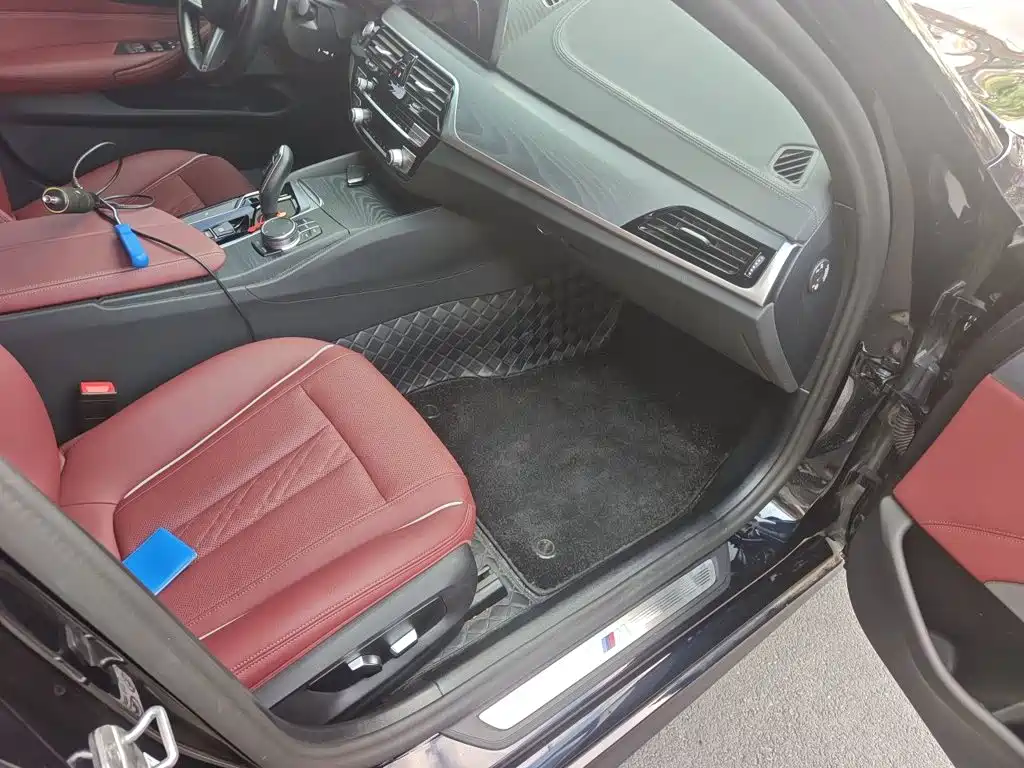 BMW 5 Series 2023 — фото 19