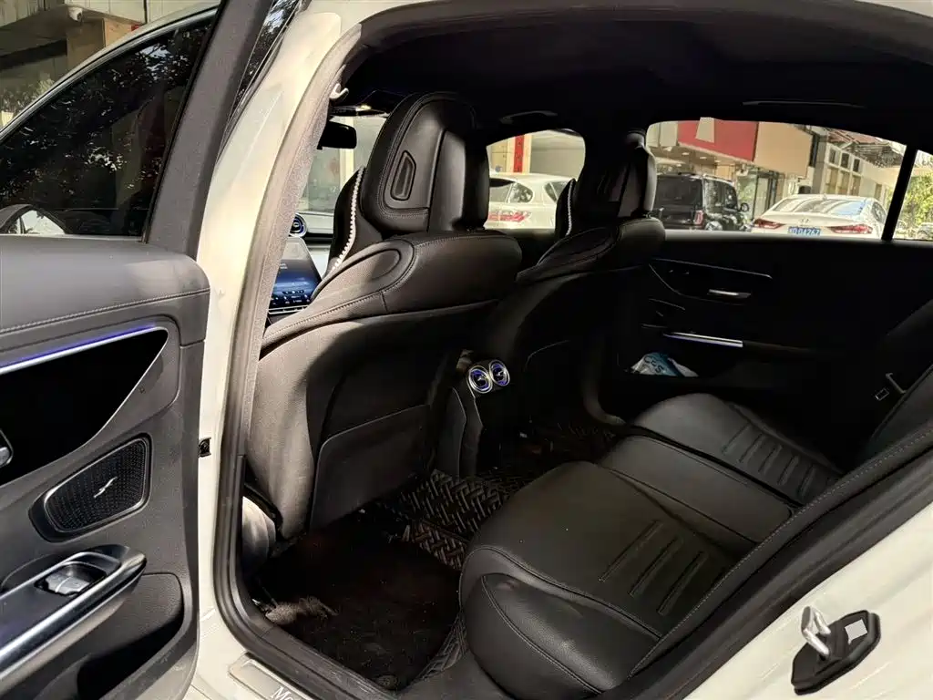 Mercedes-Benz C-Class 2022 — фото 6