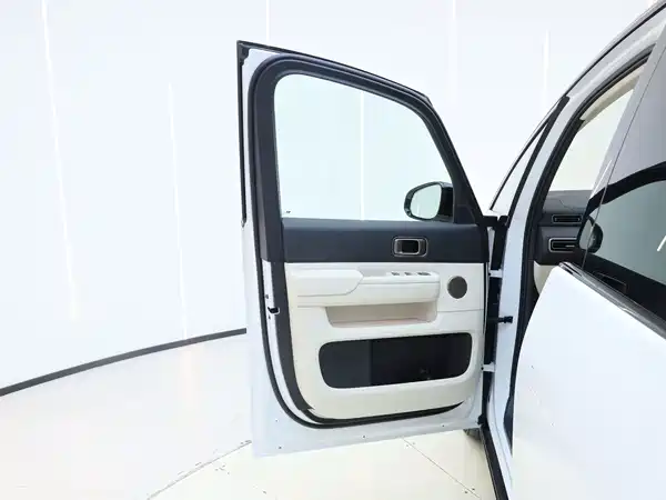 Li Auto MEGA 2025