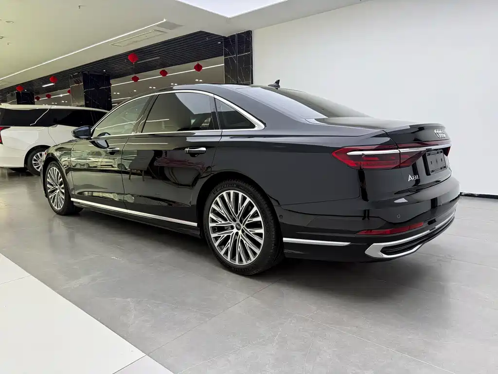 Audi A8 2024 — фото 23
