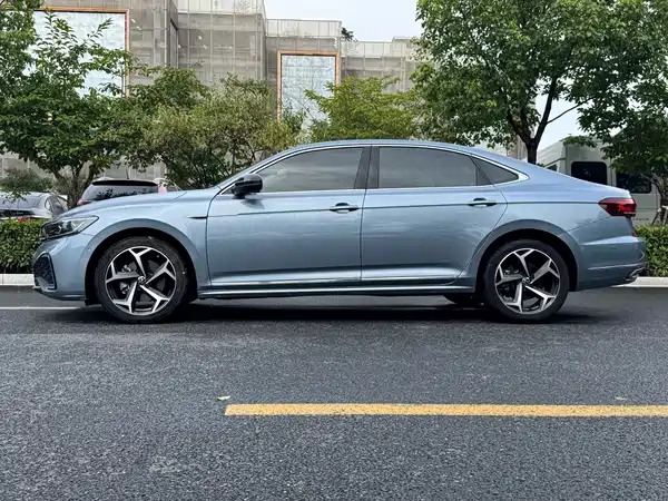 Volkswagen Passat 2022