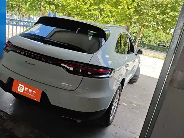 Porsche Macan 2021