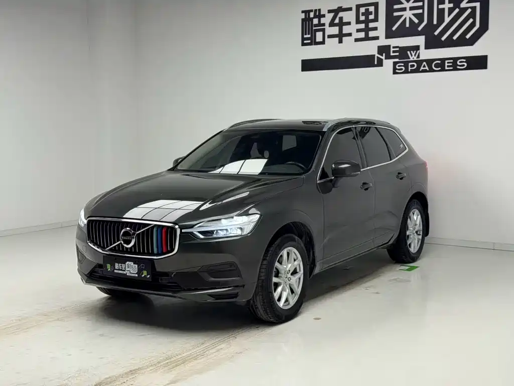 Volvo XC60 2018 — фото 1
