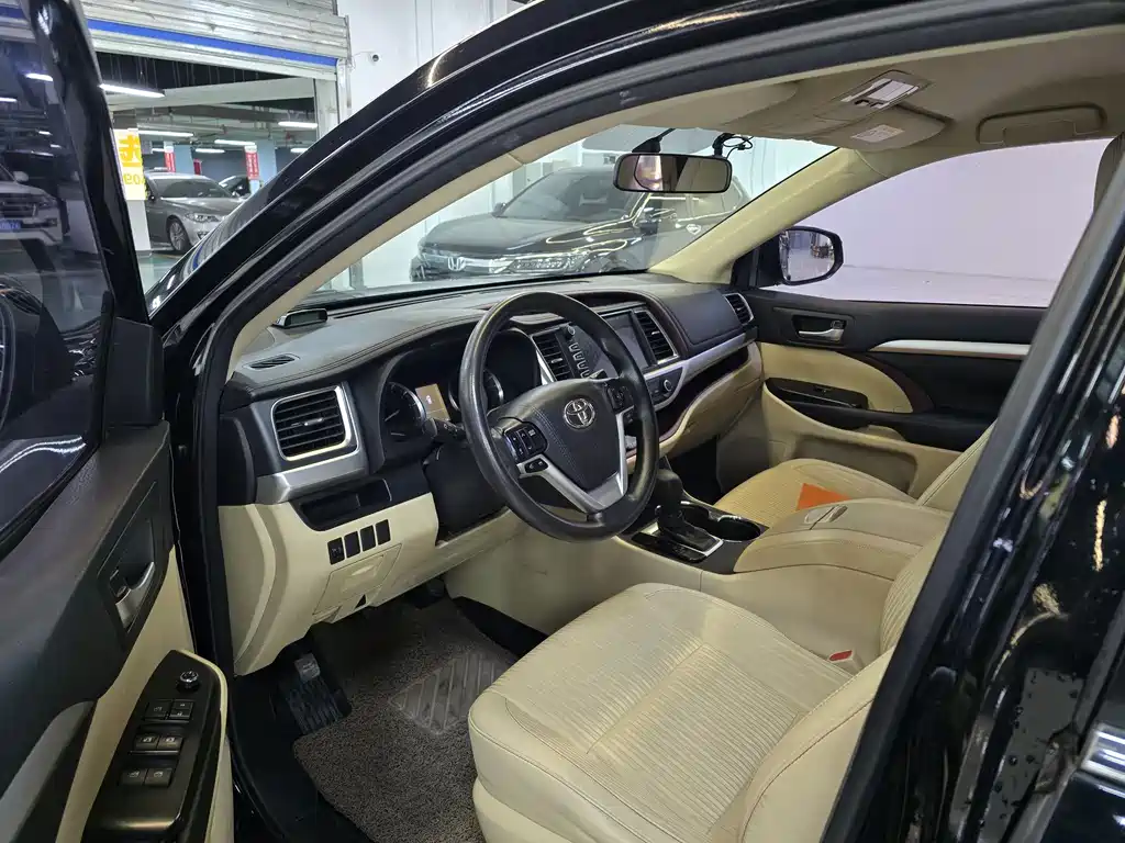 Toyota Highlander 2016 — фото 11