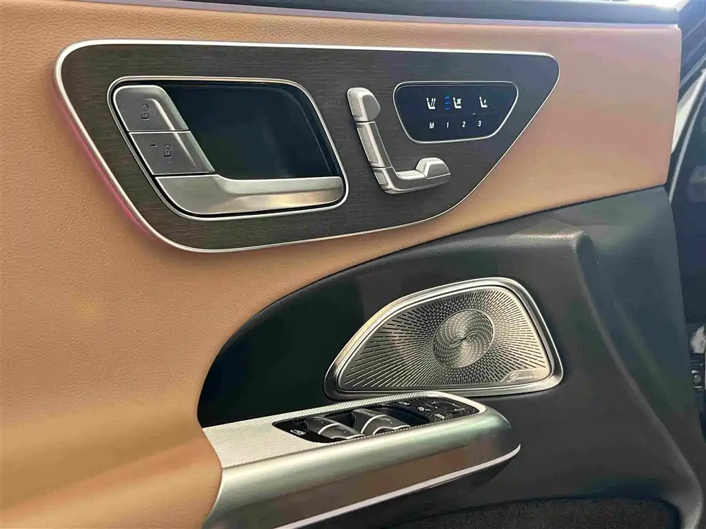 Mercedes-Benz E-Class 2025 — фото 19