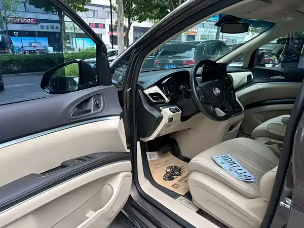 Buick GL8 2023